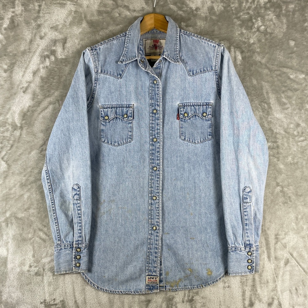 Vintage Levis Denim Western Shirt Womens Medium Blue Pearl Snap Sawtooth Faded